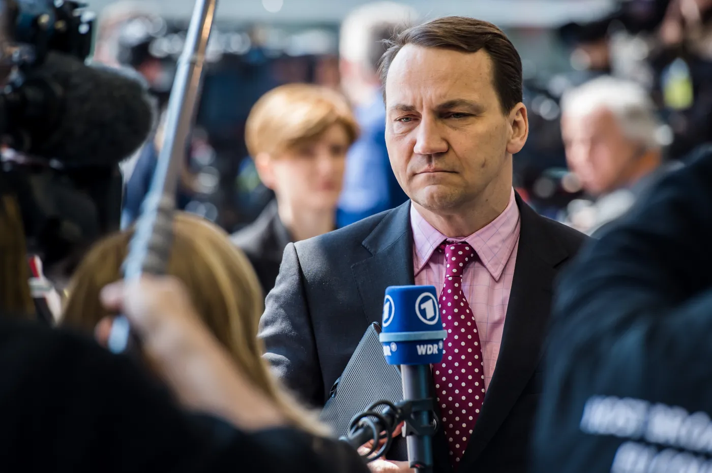 Sikorski przekonuje Amerykanów, by sprzedali nam gaz łupkowy