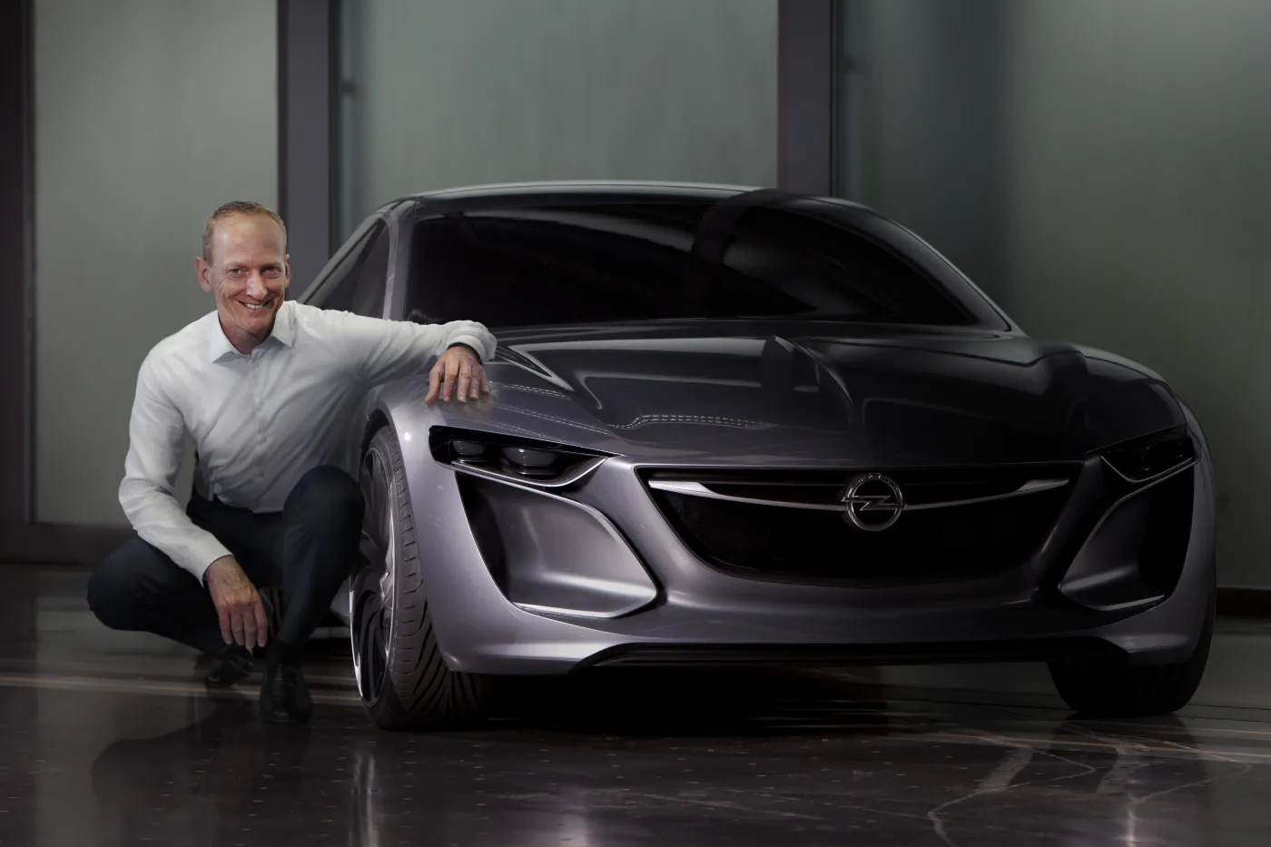 Nowy opel monza, czyli powrót coupe z lat 80. Pierwsze ZDJĘCIA