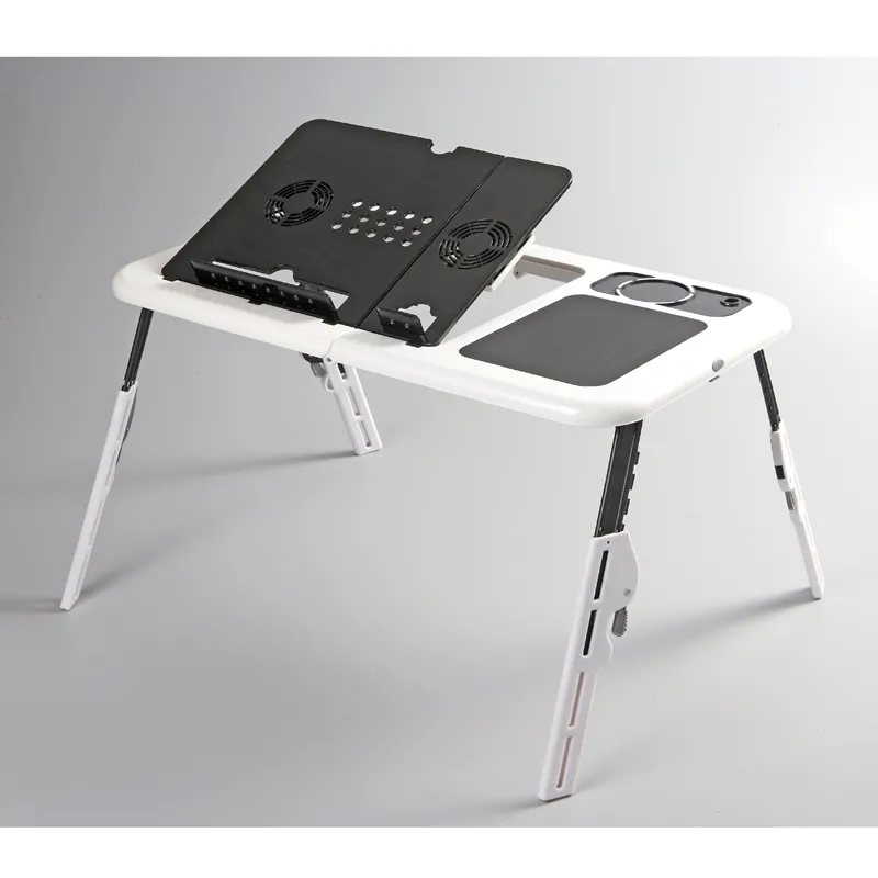 Chłodzący stolik pod laptopa. Zobacz ZDJĘCIA