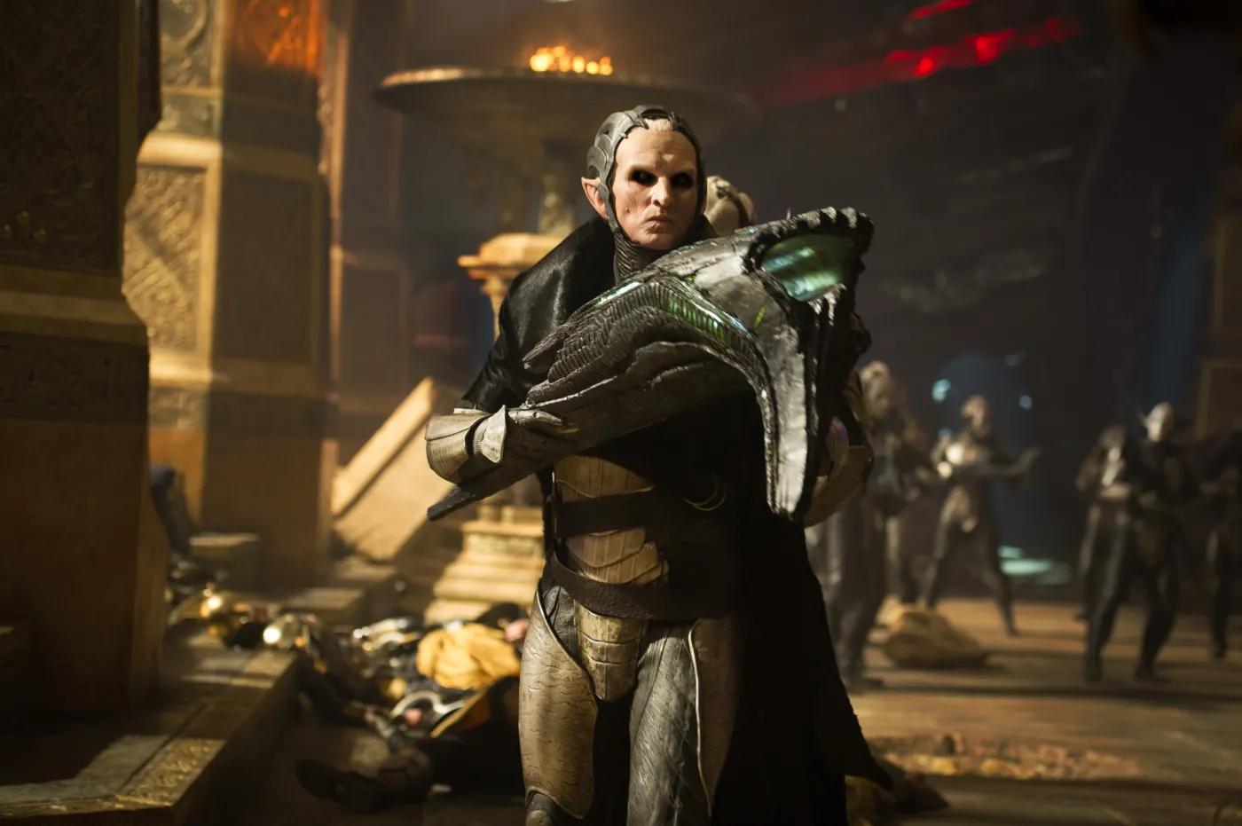 5611967-thor-mroczny-swiat.jpg