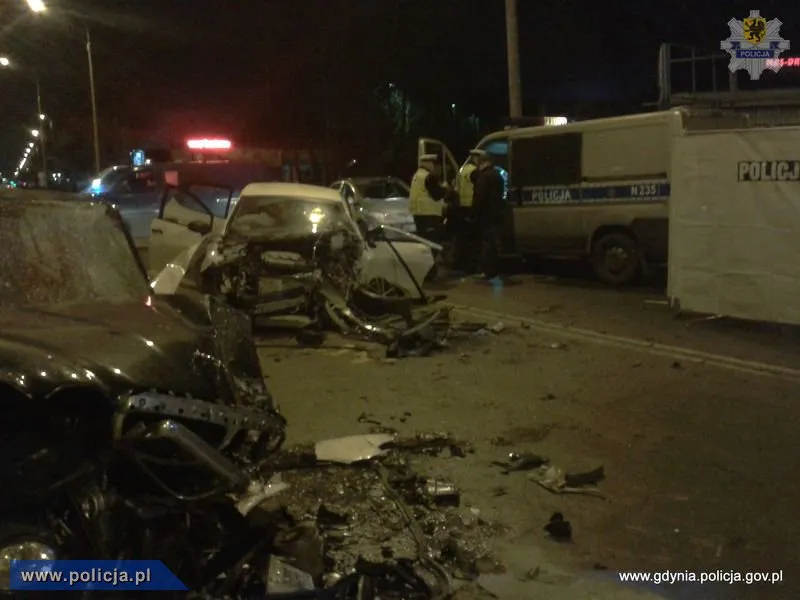 Śmiertelny wypadek w Gdyni. Pijany 22-latek nie ma prawa jazdy