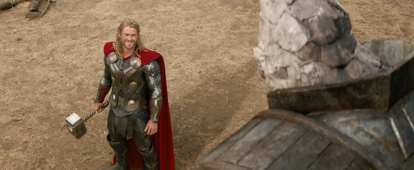 5612024-thor-mroczny-swiat.jpg