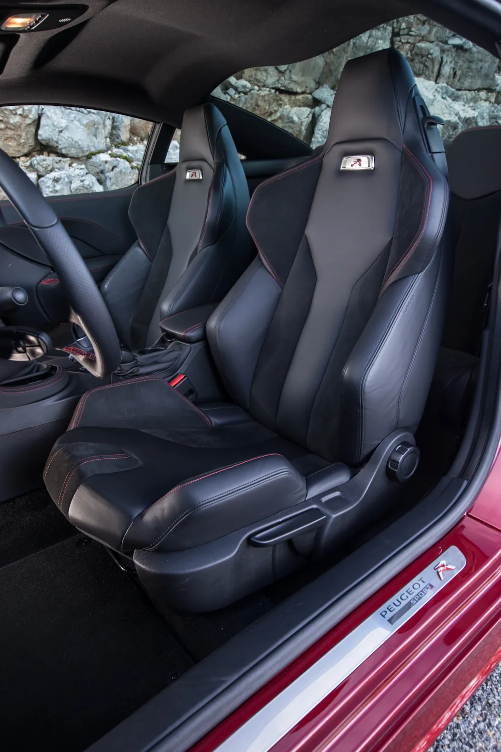 5835095-peugeot-rcz-r-44.jpg
