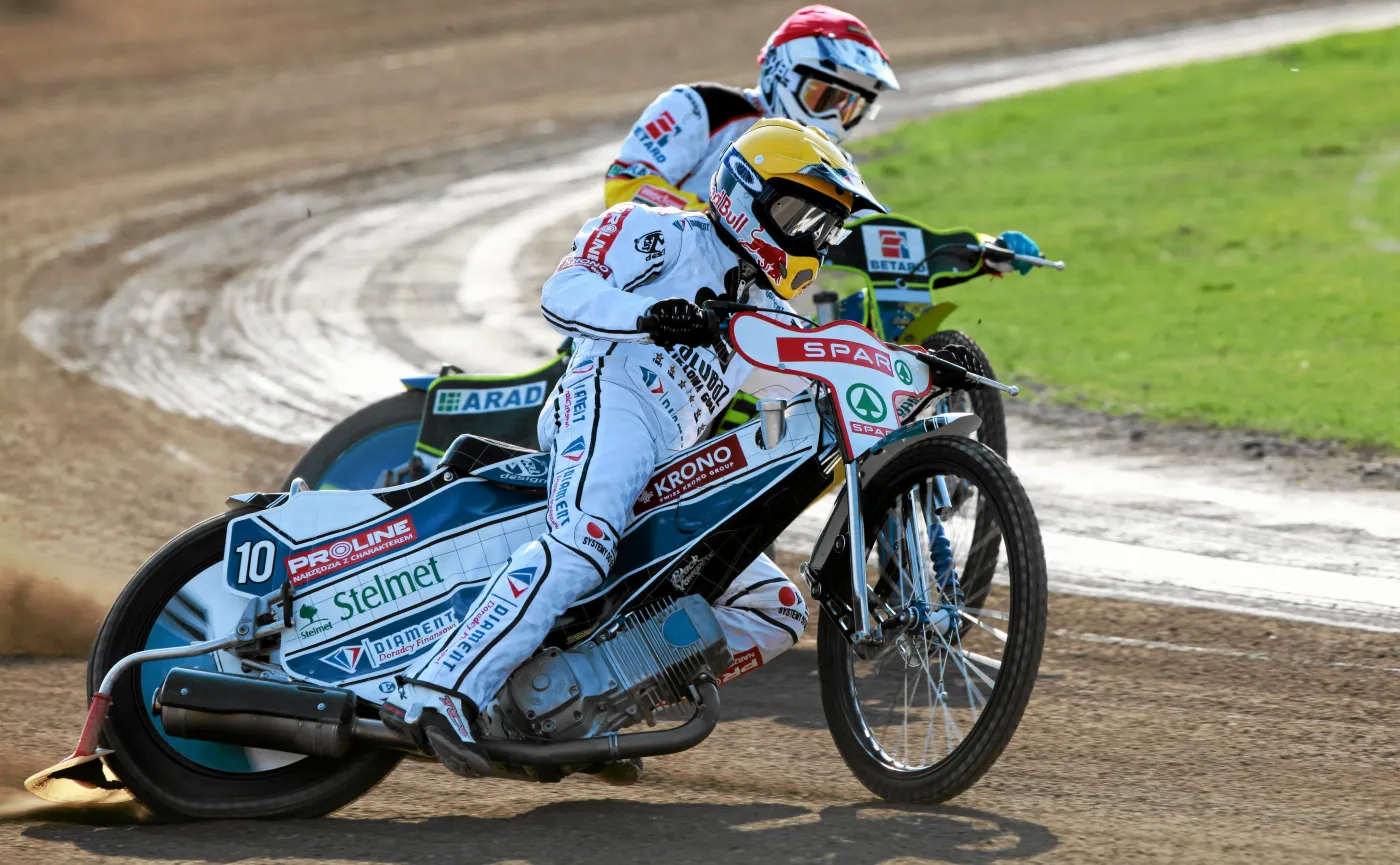 5883381-jaroslaw-hampel.jpg