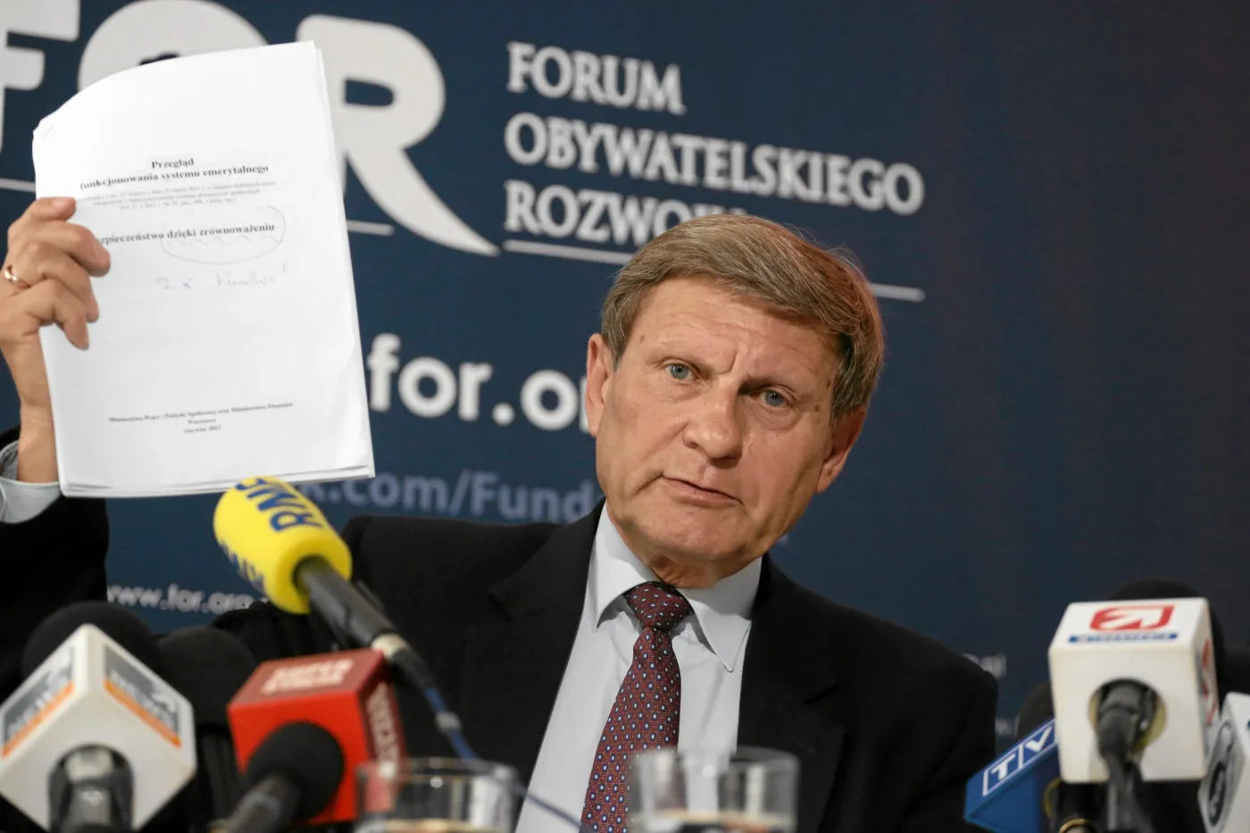 Apel Balcerowicza: Mniej polityków w sektorze publicznym