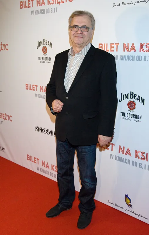 5599629-bilet-na-ksiezyc.jpg
