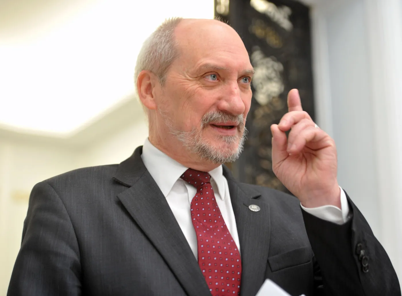 5554946-antoni-macierewicz.jpg