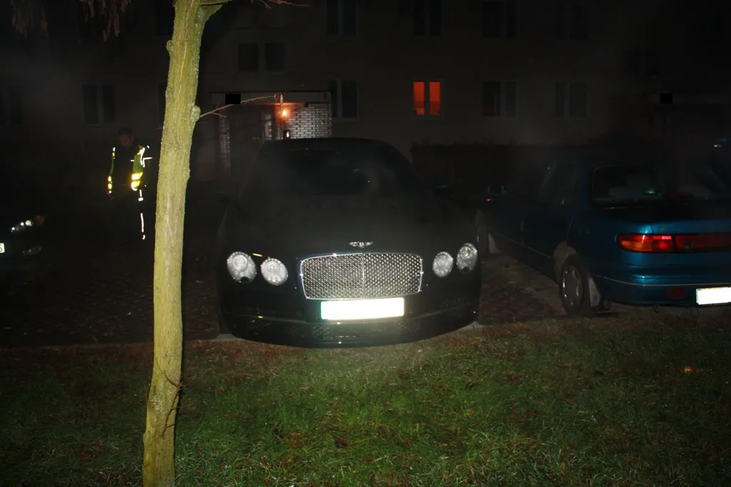 5643263-bentley171113-4.jpg