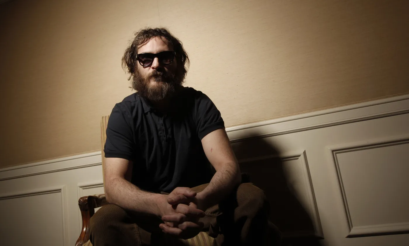6085401-joaquin-phoenix.jpg