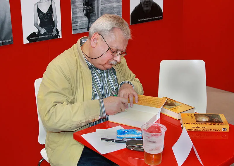 6120883-andrzej-sapkowski.jpg