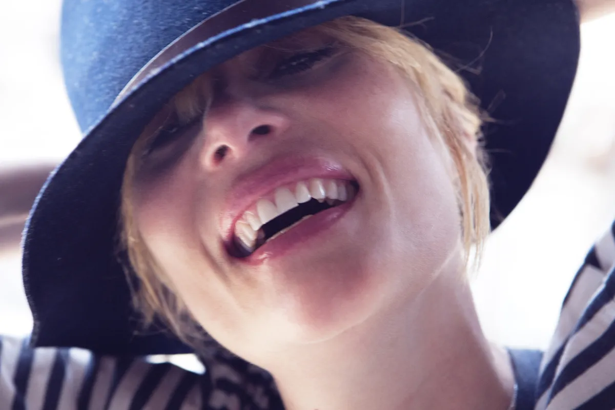 6133387-emmanuelle-seigner.jpg