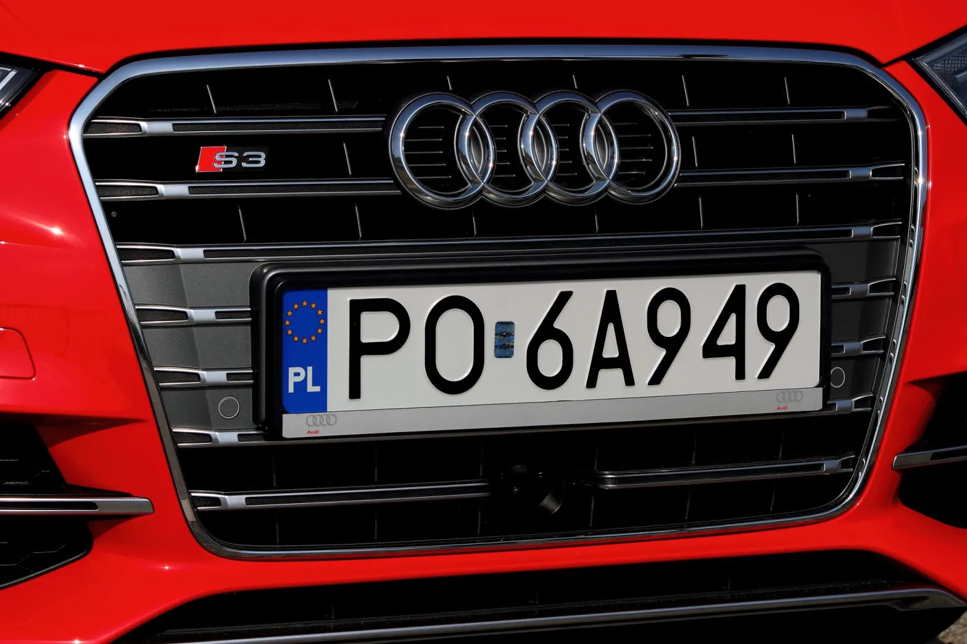 6137621-audi-s3-300-km-007.jpg
