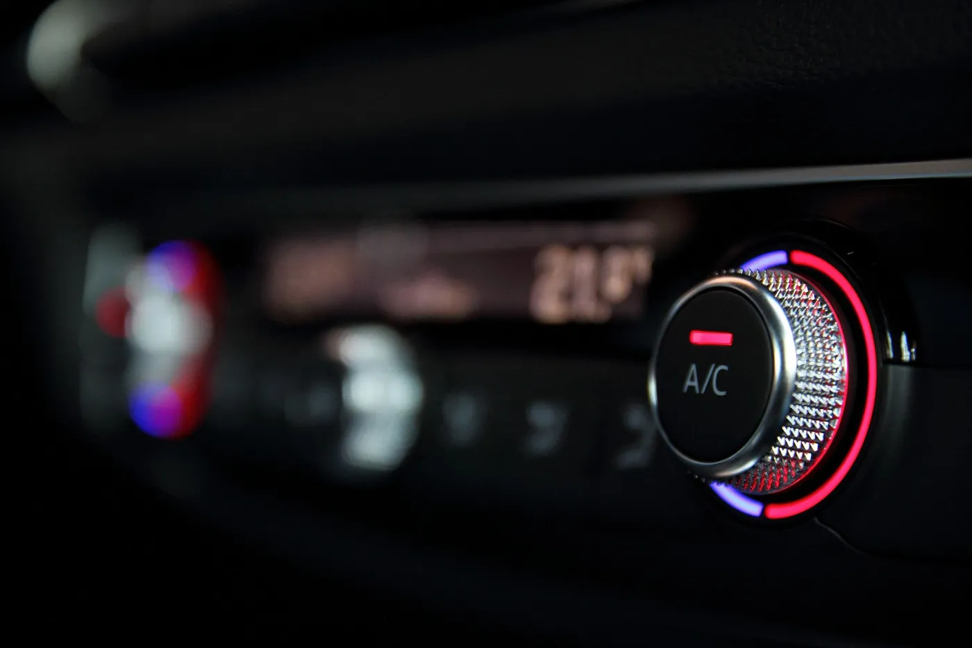 6137708-audi-s3-300-km-018.jpg