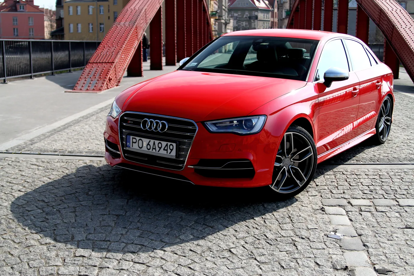 6137766-audi-s3-300-km-001.jpg