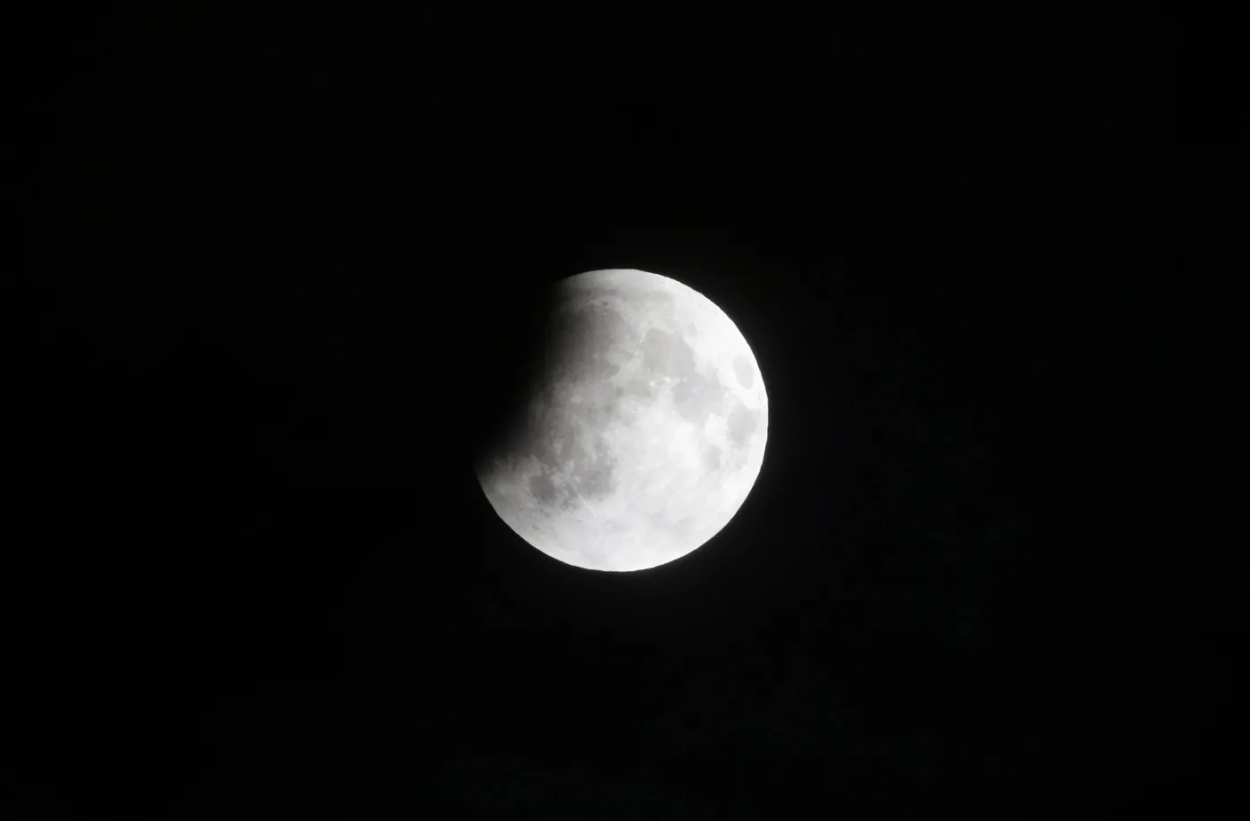 6165101-zacmienie-ksiezyca.jpg
