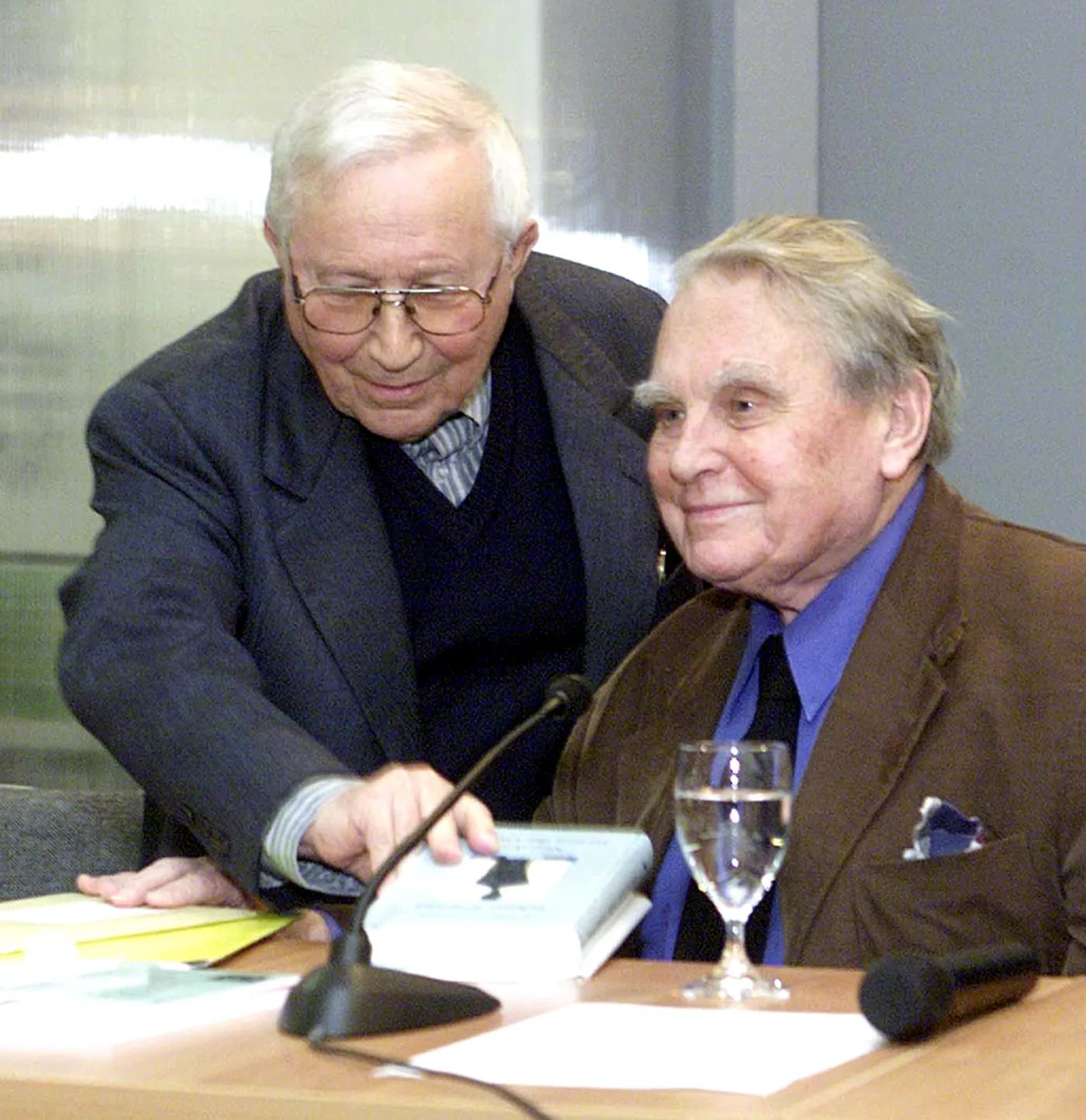 6198421-tadeusz-rozewicz.jpg