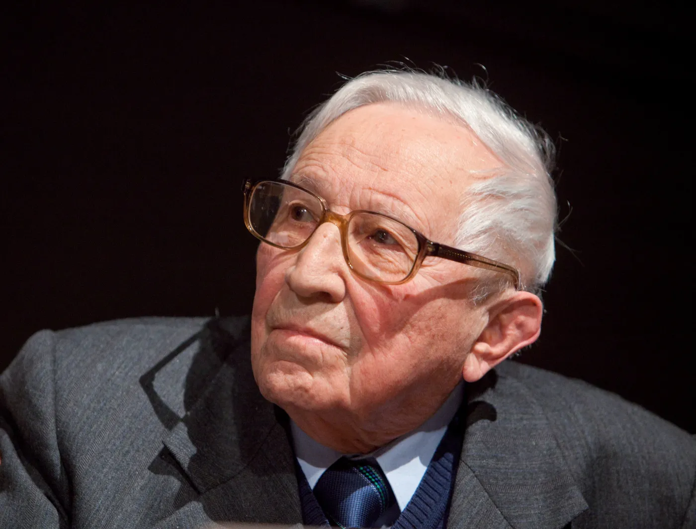 6198479-tadeusz-rozewicz.jpg