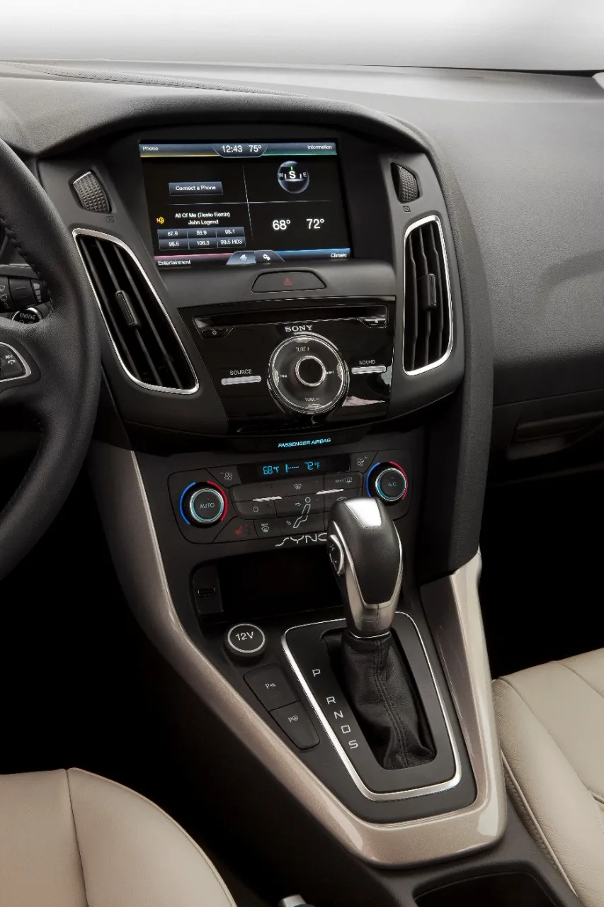 6217491-15fordfocus-09-hr.jpg