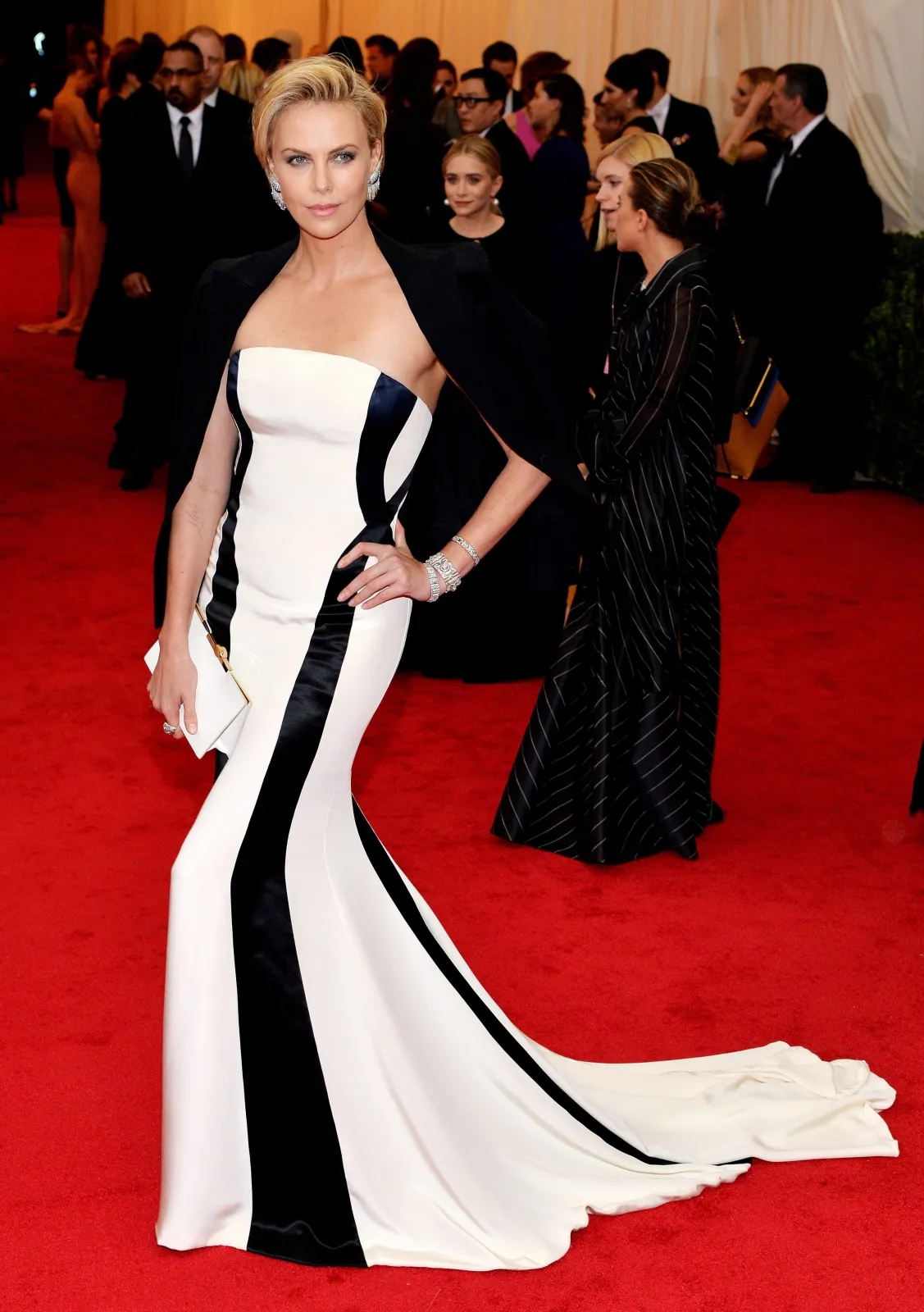 6245030-charlize-theron.jpg