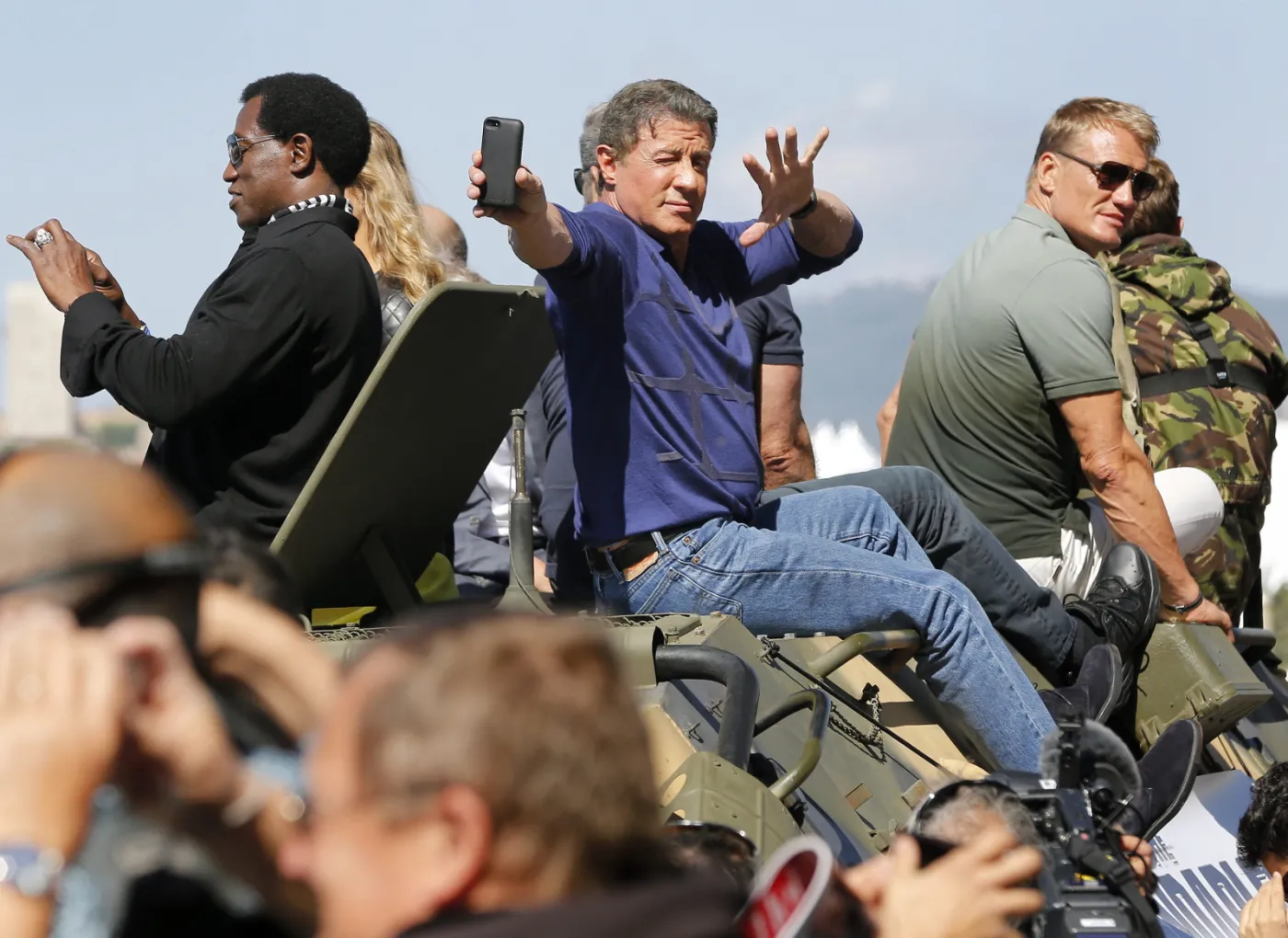 6304100-sylvester-stallone.jpg