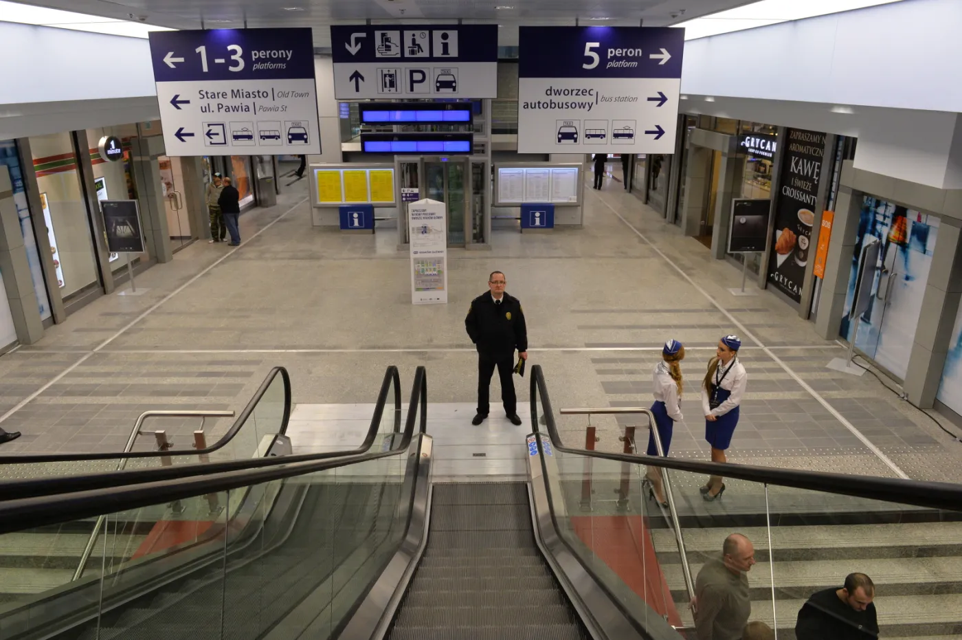 5939518-dworzec-pkp-krakow.jpg