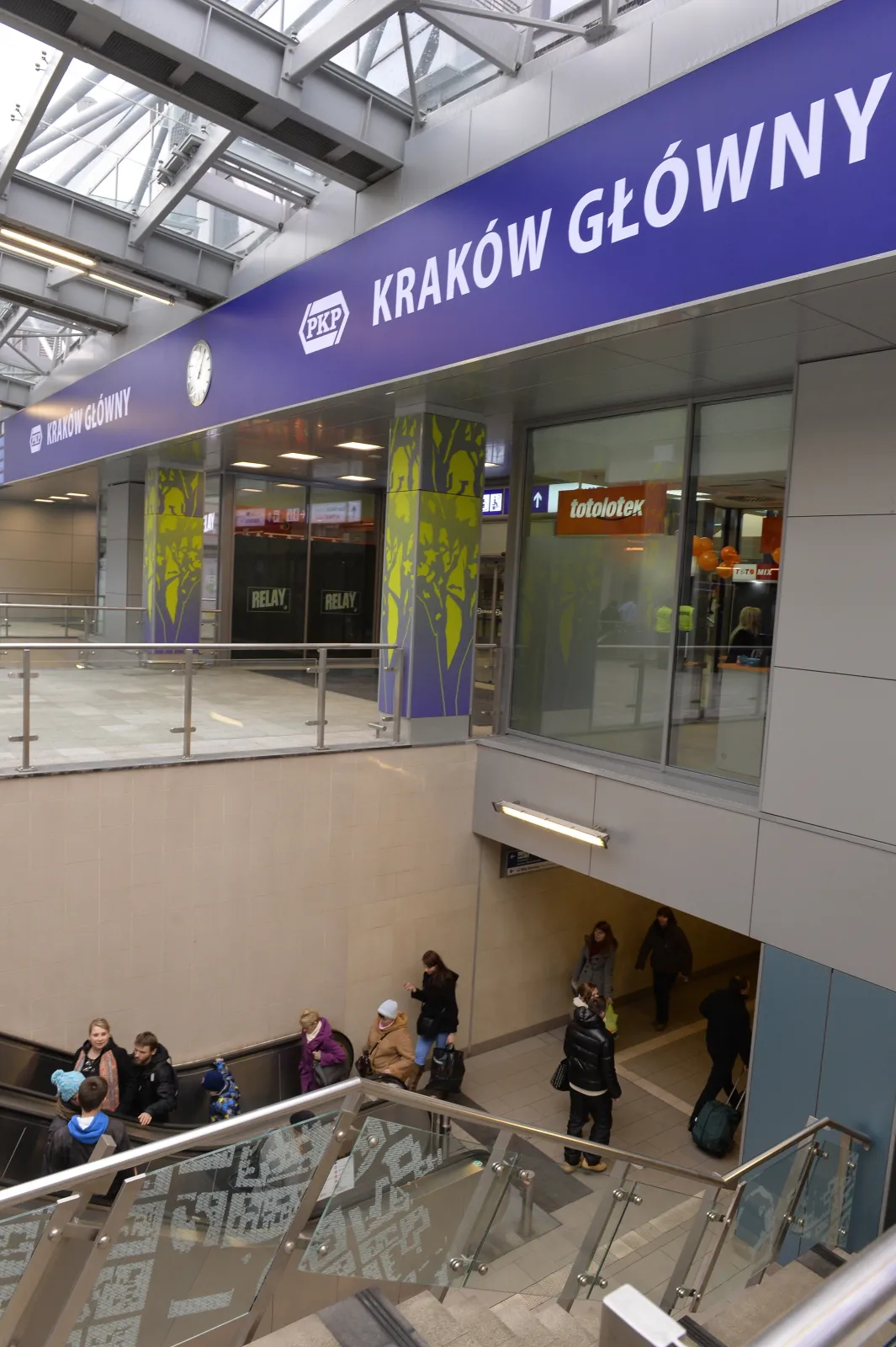 5939315-dworzec-pkp-krakow.jpg