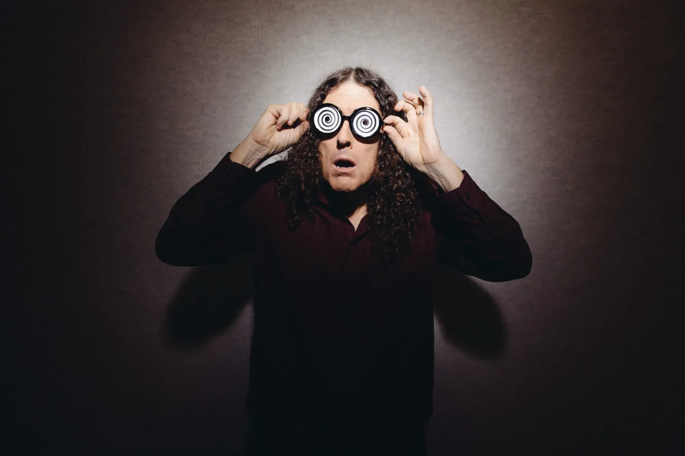 Powrót króla prześmiewców. Yankovic znów parodiuje wielkie hity [WIDEO]