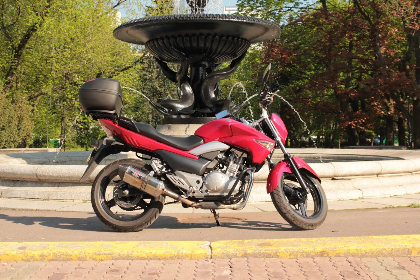 Suzuki inazuma 250 