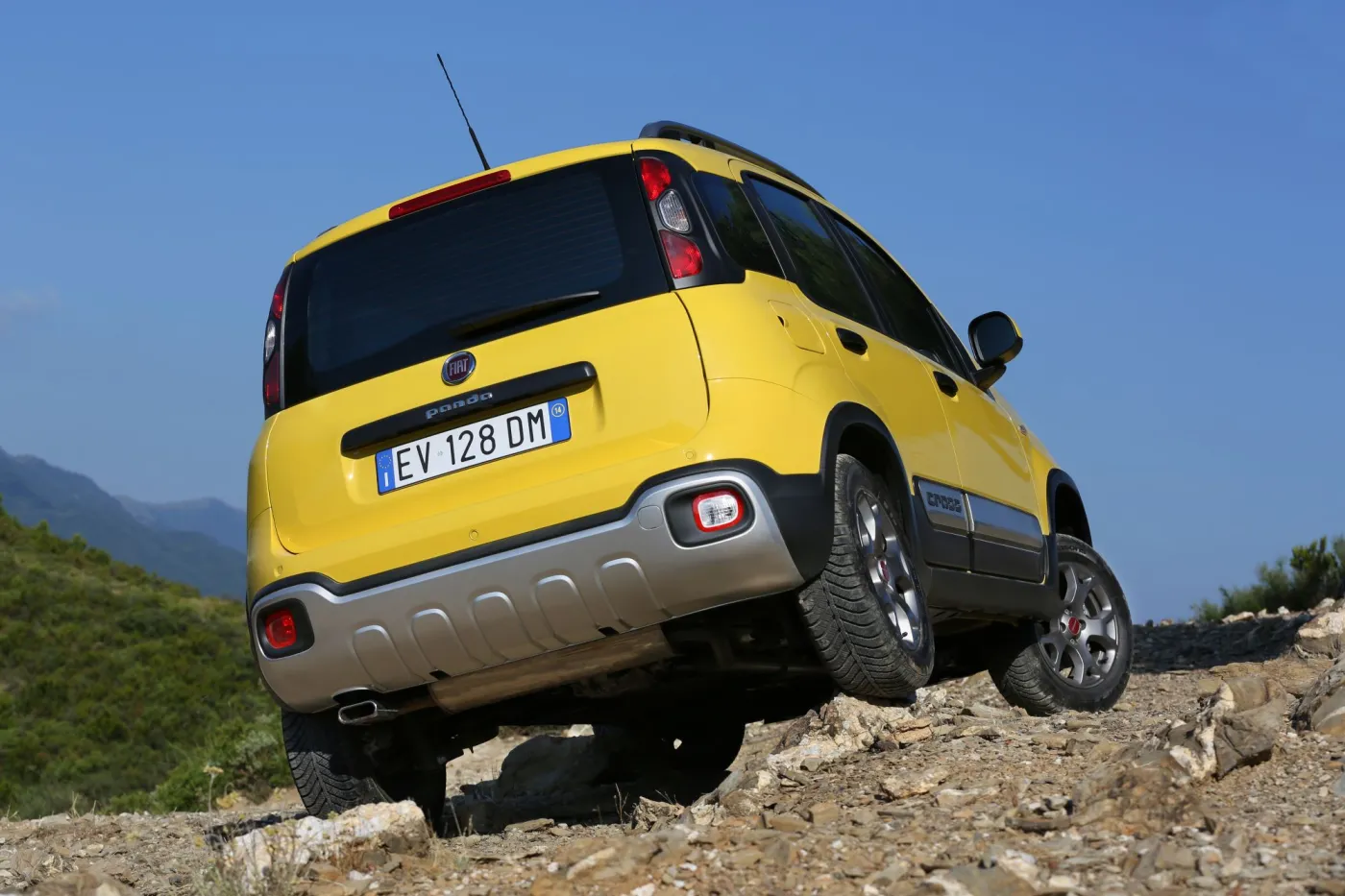 6616060-fiat-panda-cross.jpg