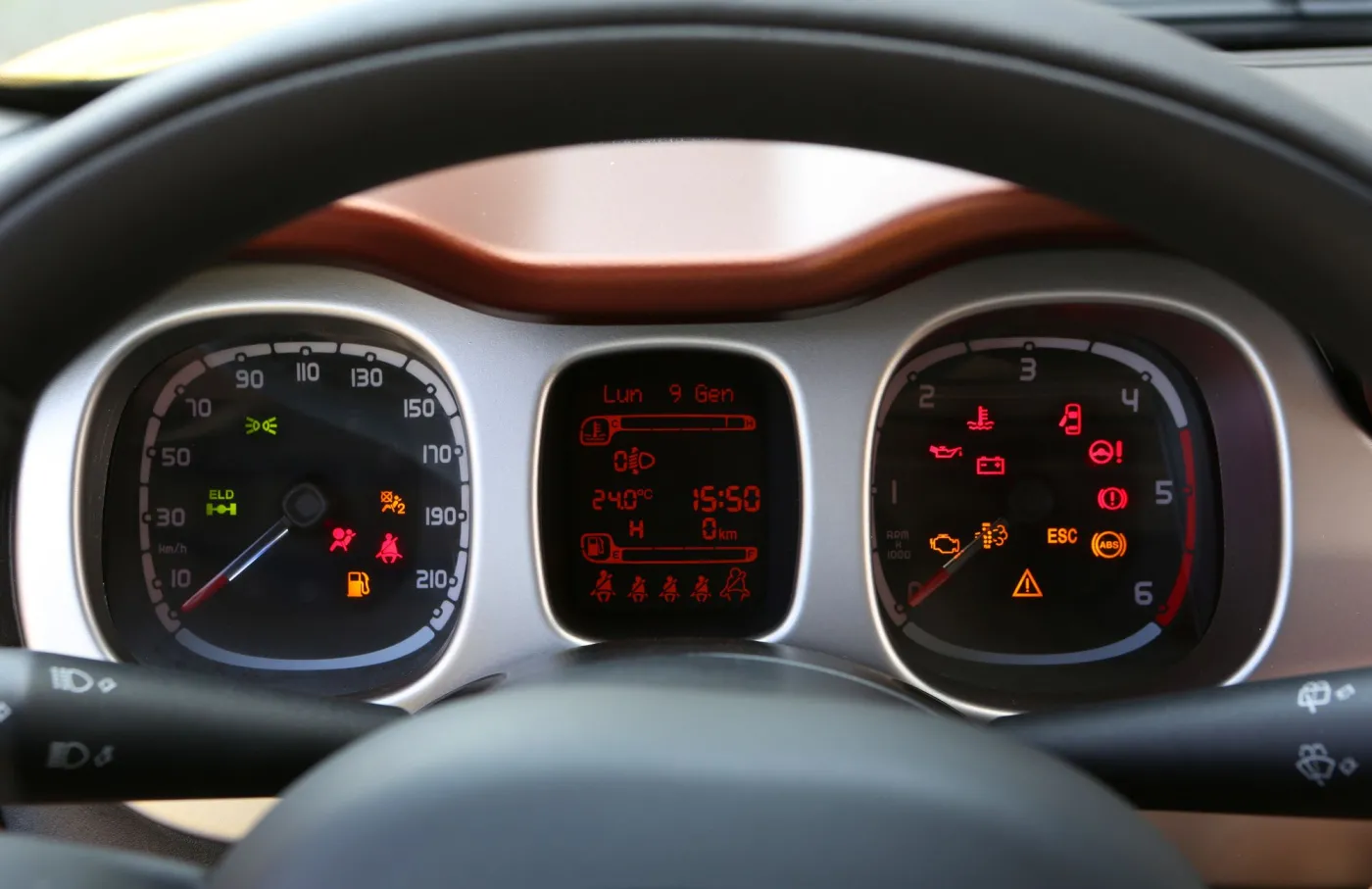 6616292-fiat-panda-cross.jpg