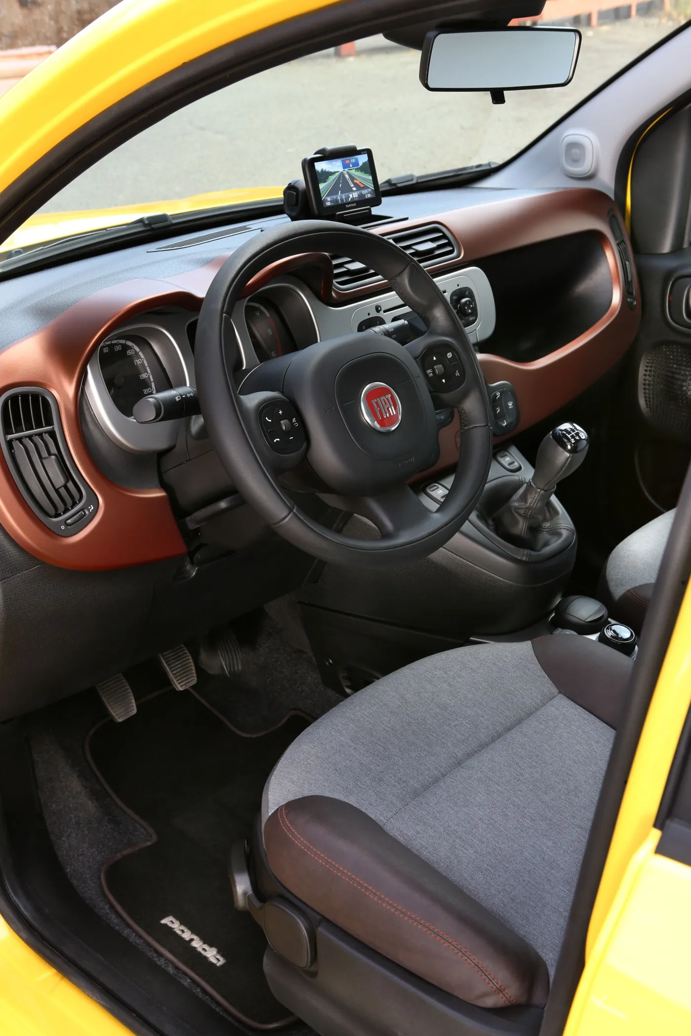6616379-fiat-panda-cross.jpg