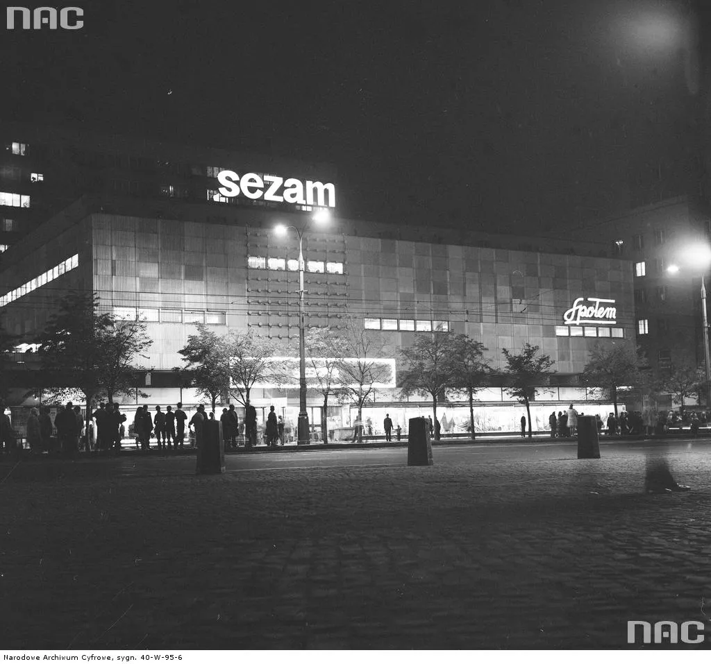 6630380-sezam-w-warszawie.jpg