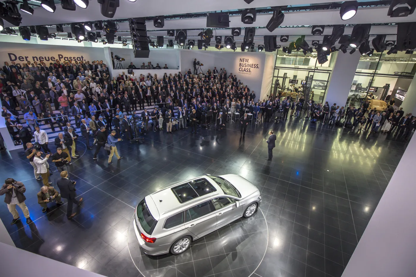 6536705-volkswagen-passat.jpg