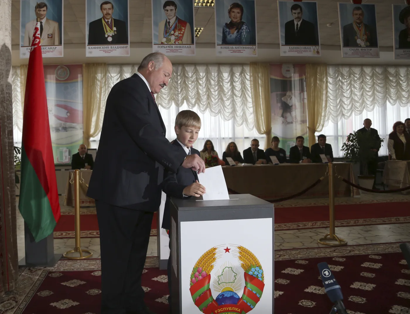 6719211-lukaszenka-z-synem.jpg