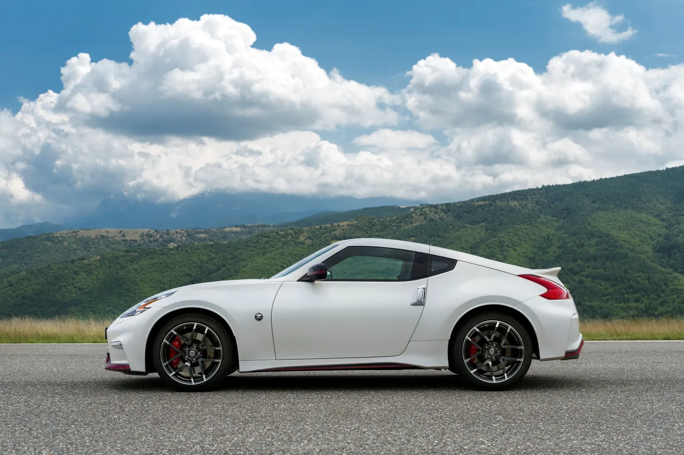 6726670-nissan-370z-nismo.jpg