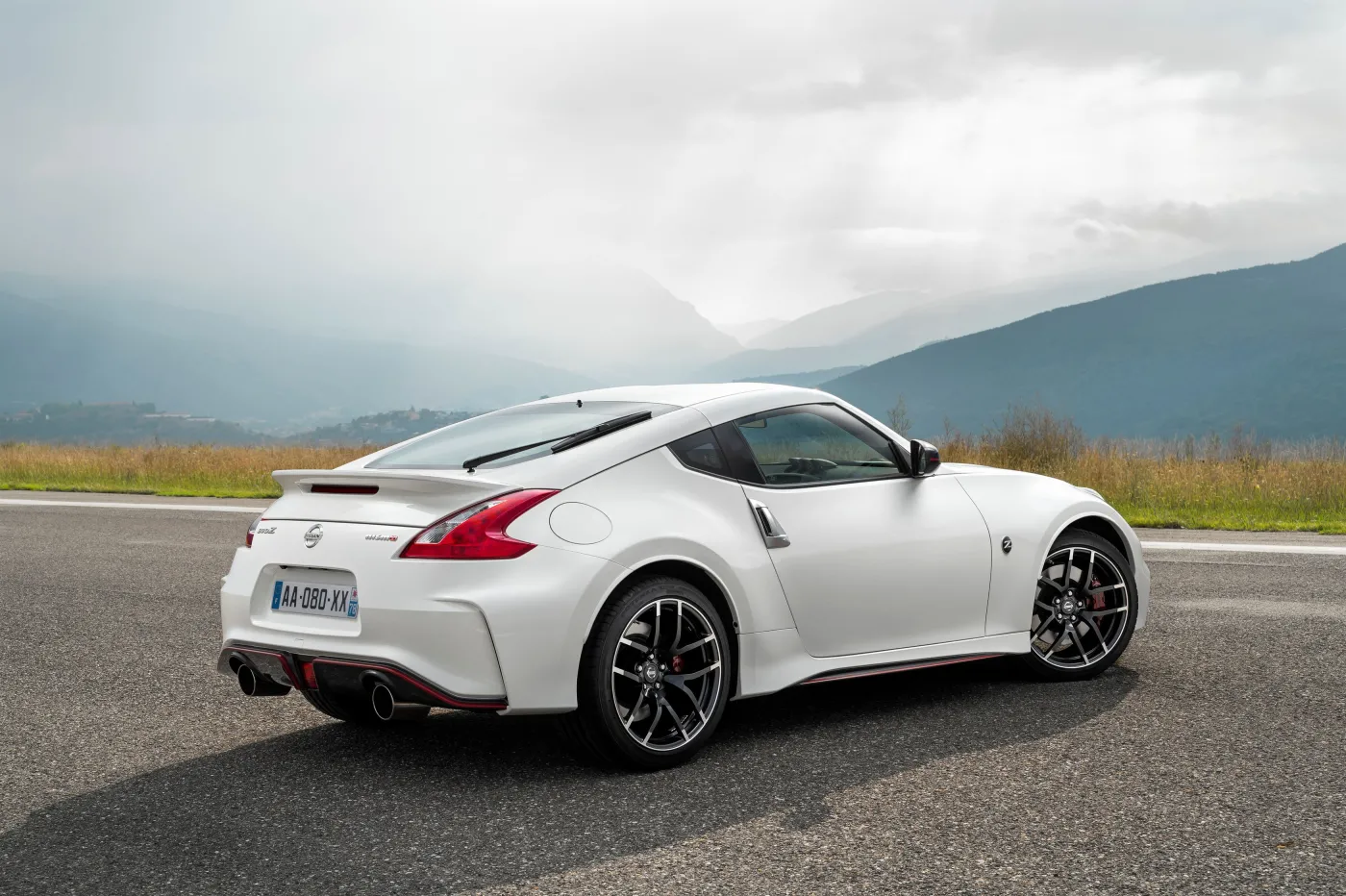6726699-nissan-370z-nismo.jpg