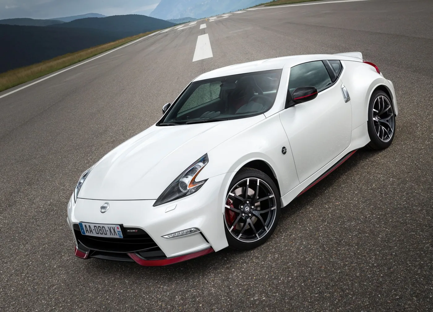 6726728-nissan-370z-nismo.jpg