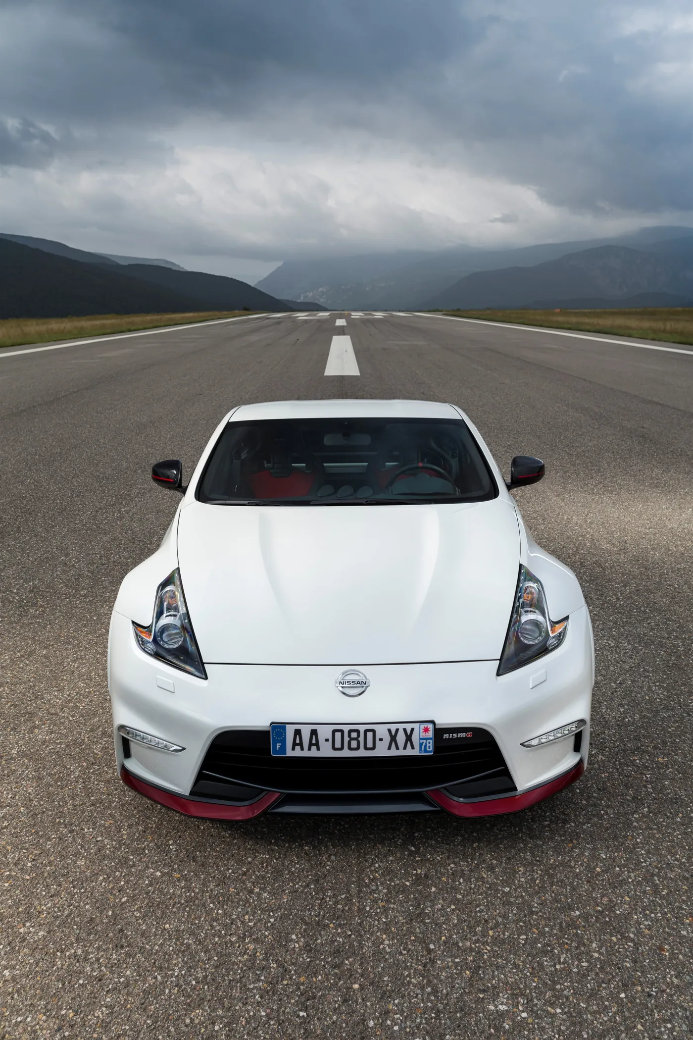 6726757-nissan-370z-nismo.jpg
