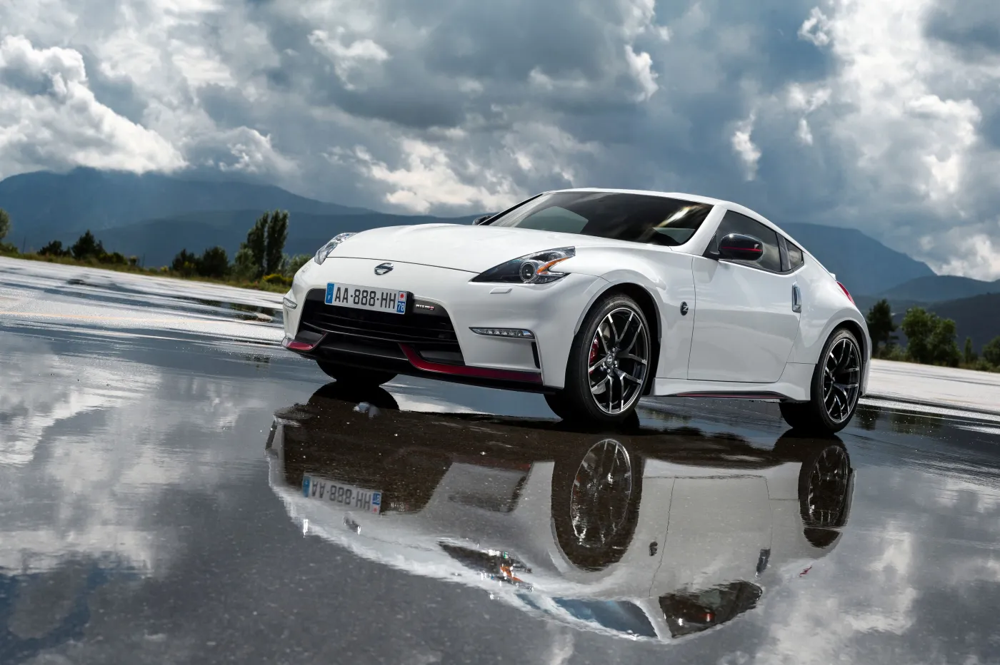 6726844-nissan-370z-nismo.jpg