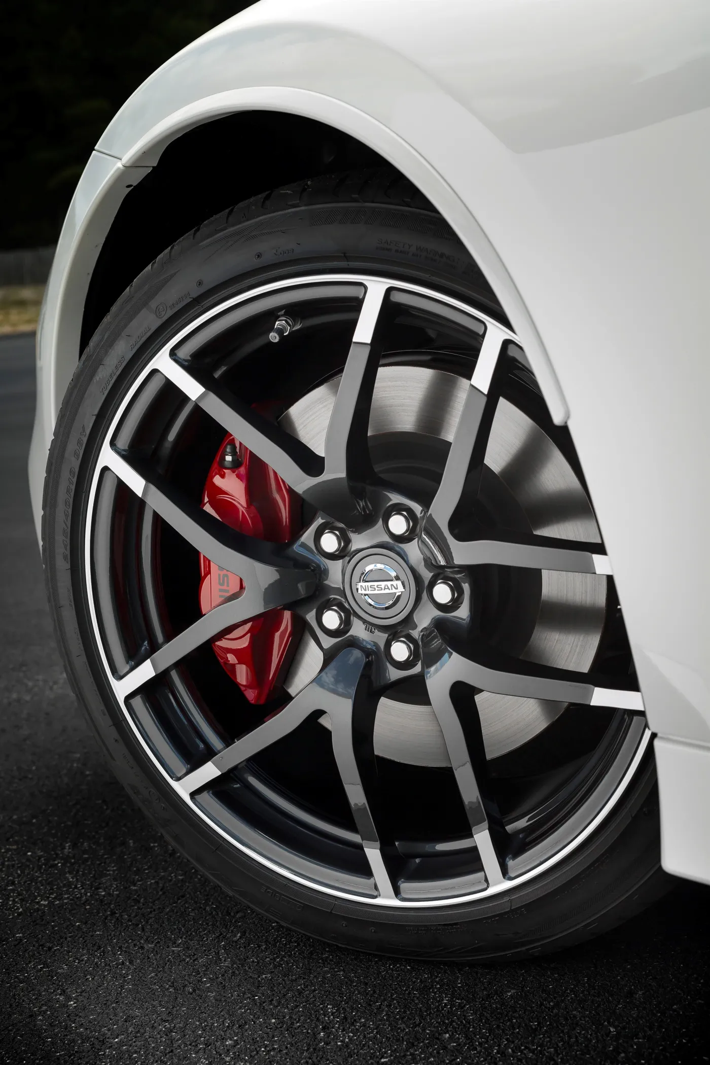 6726989-nissan-370z-nismo.jpg