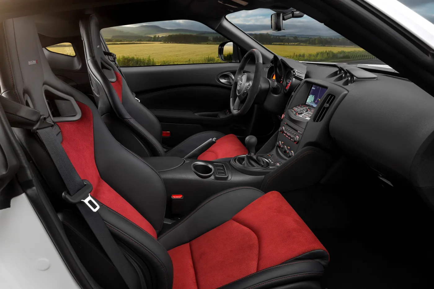 6727047-nissan-370z-nismo.jpg