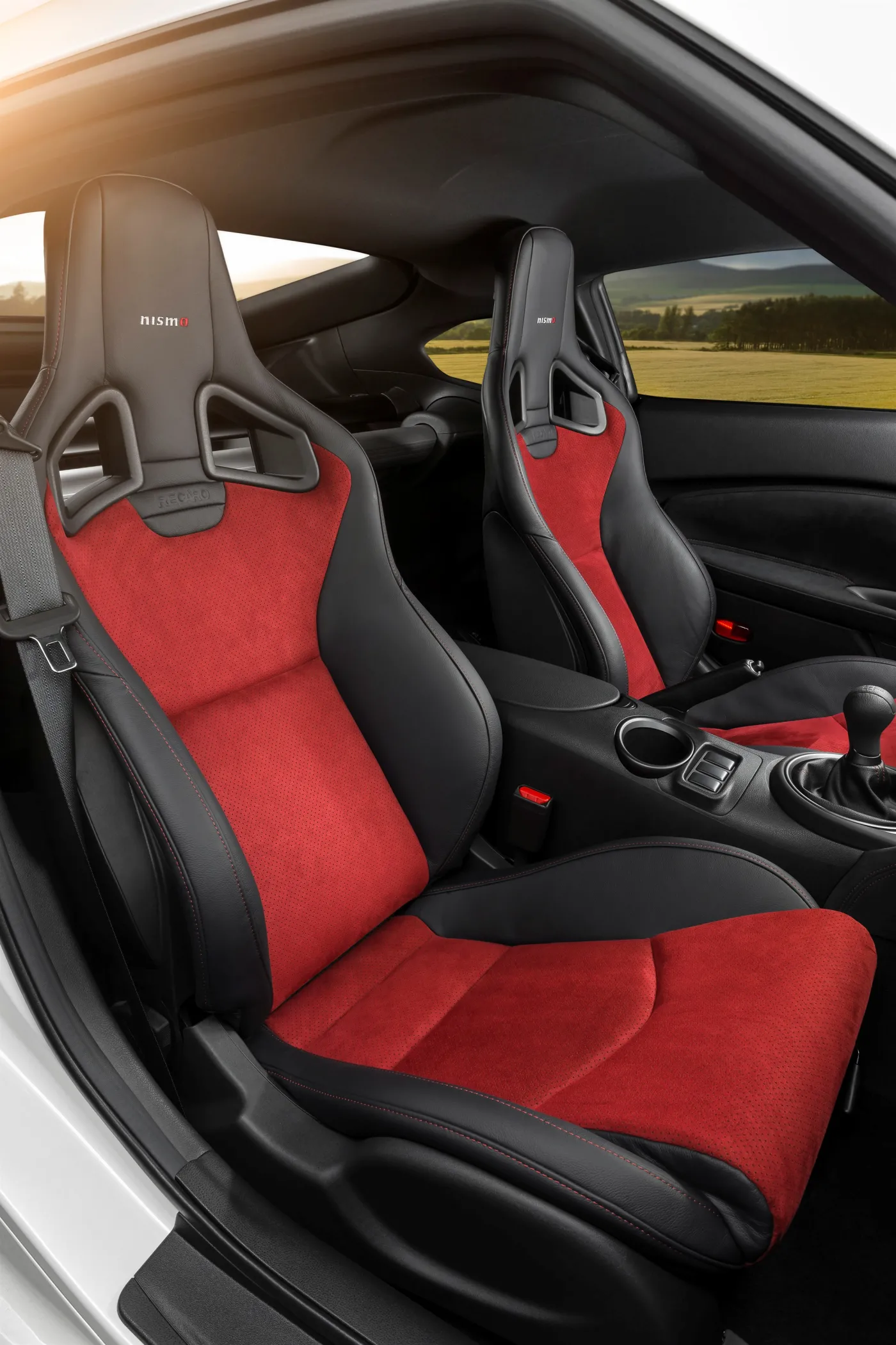 6727076-nissan-370z-nismo.jpg