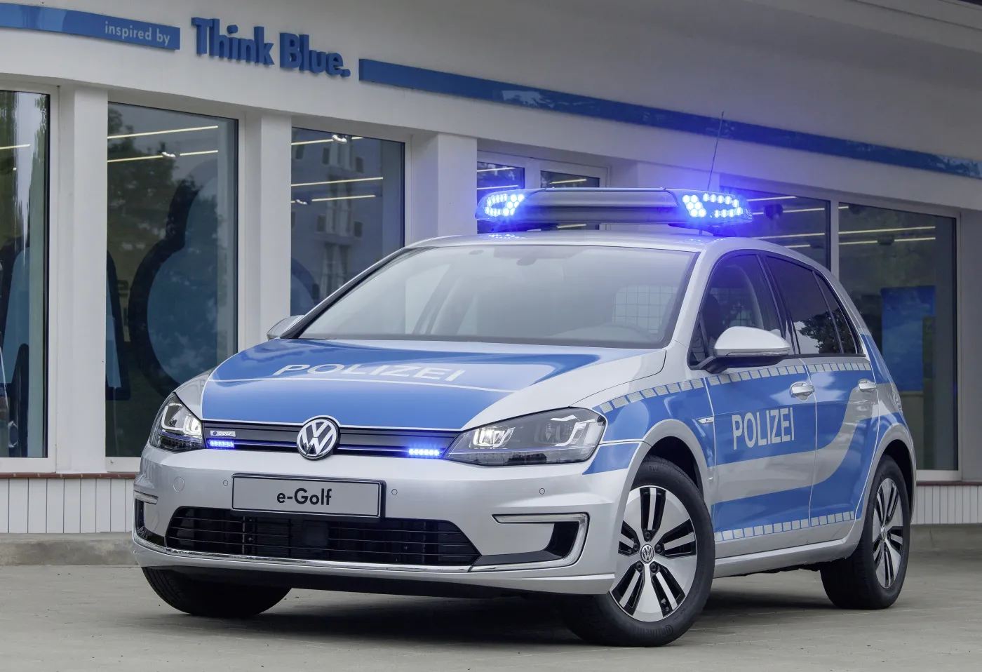 6778593-volkswagen-e-golf.jpg