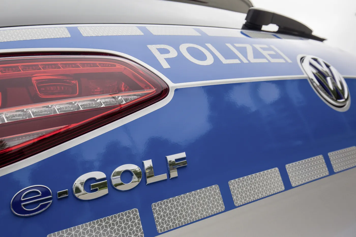 6778882-volkswagen-e-golf.jpg
