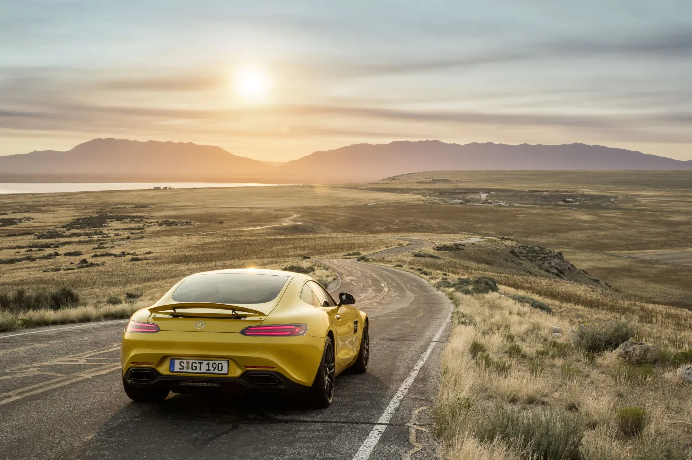 6796805-mercedes-amg-gt.jpg