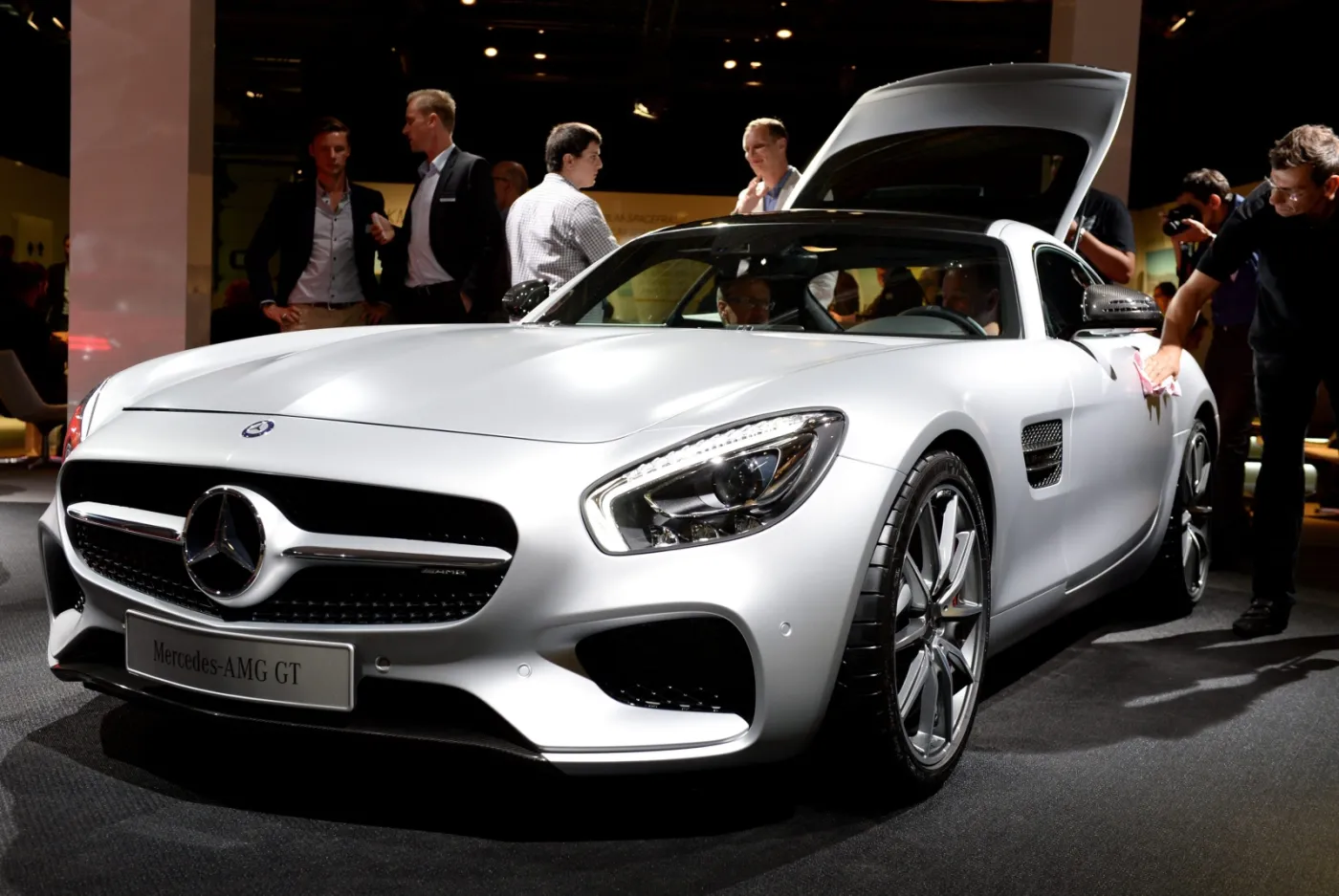 6796160-mercedes-amg-gt.jpg