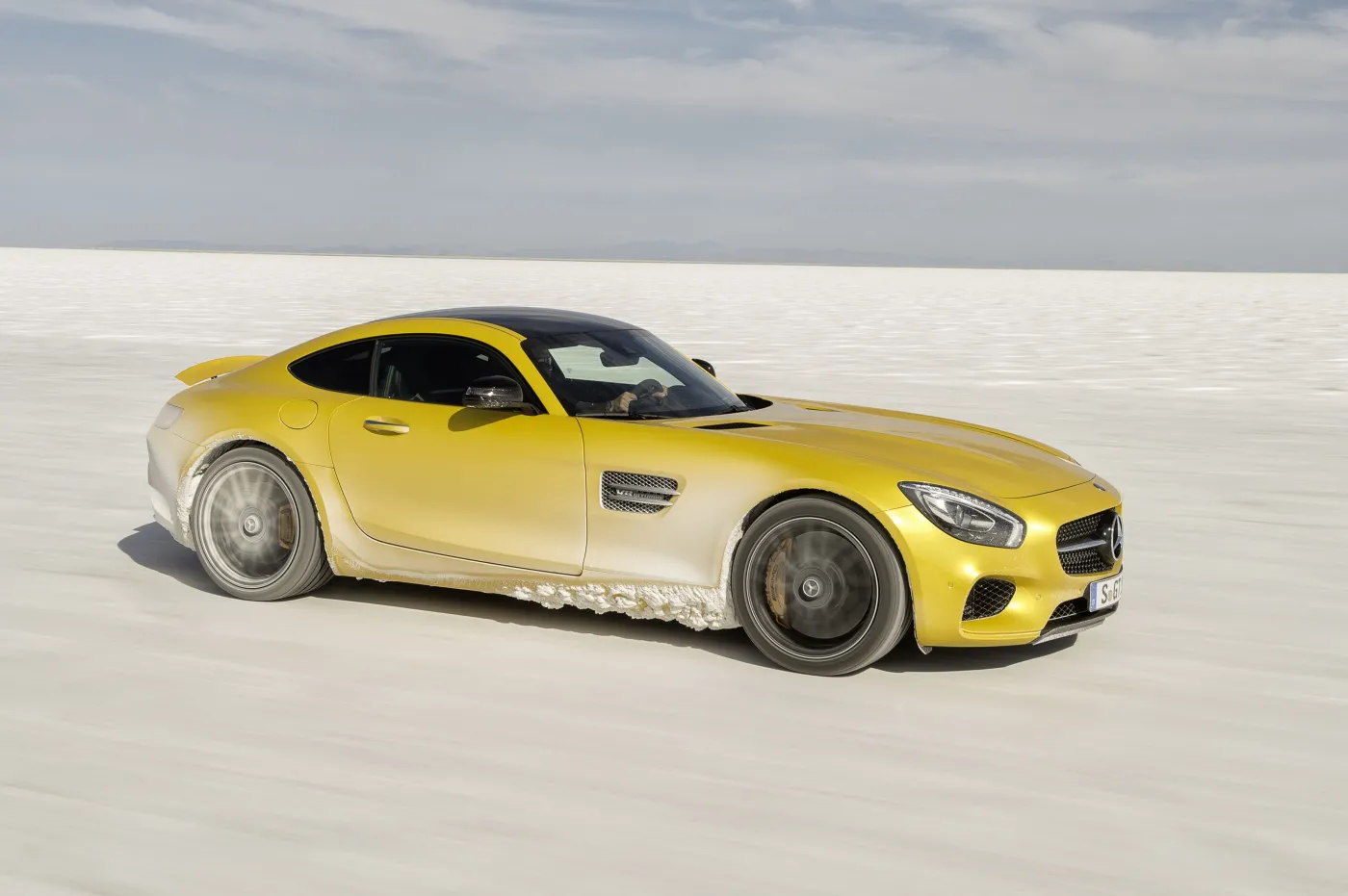 6797037-mercedes-amg-gt.jpg