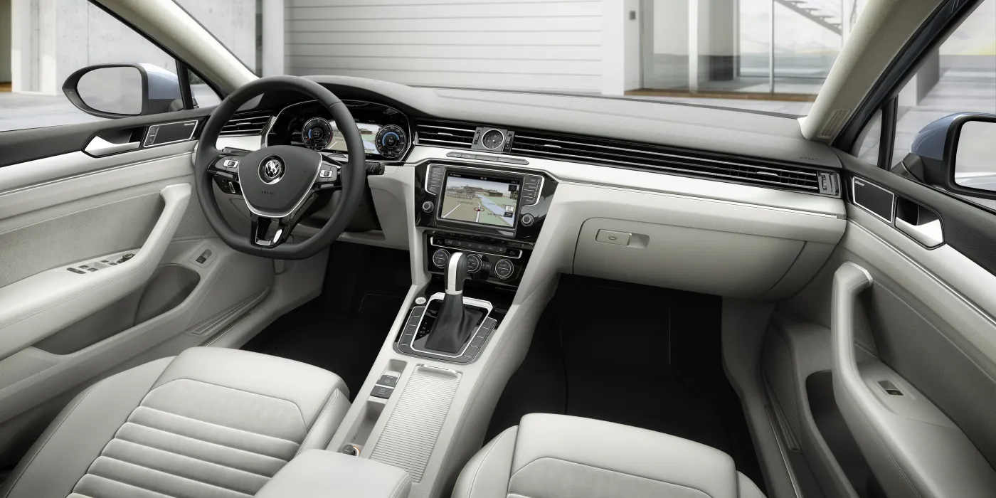 6536589-volkswagen-passat.jpg