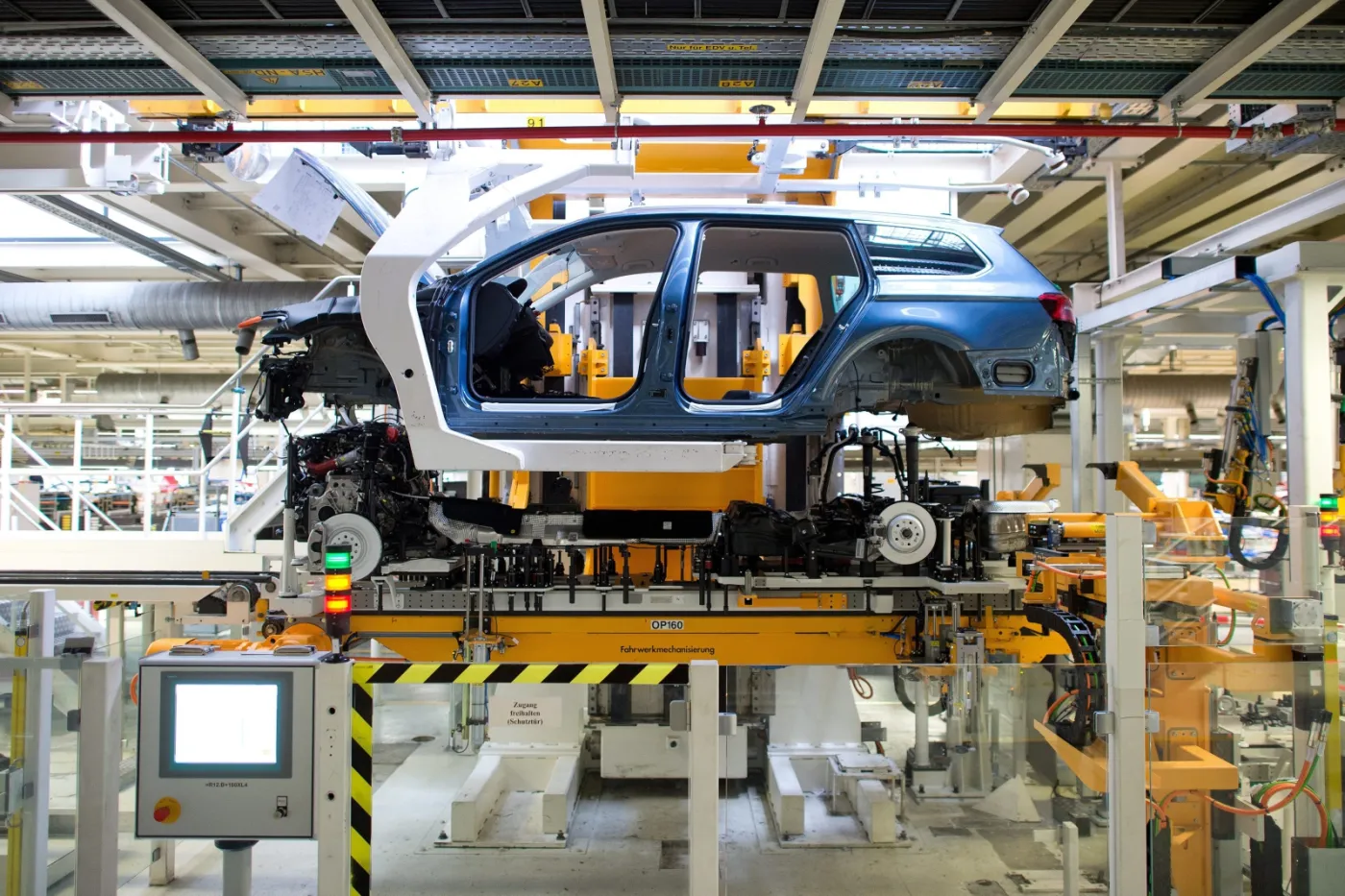 6799480-volkswagen-passat.jpg