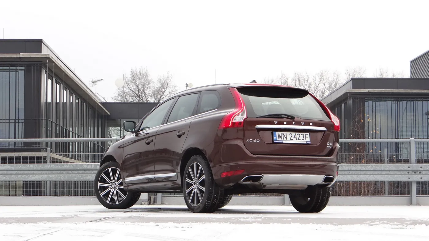 6451606-volvo-xc60-d5-awd.jpg